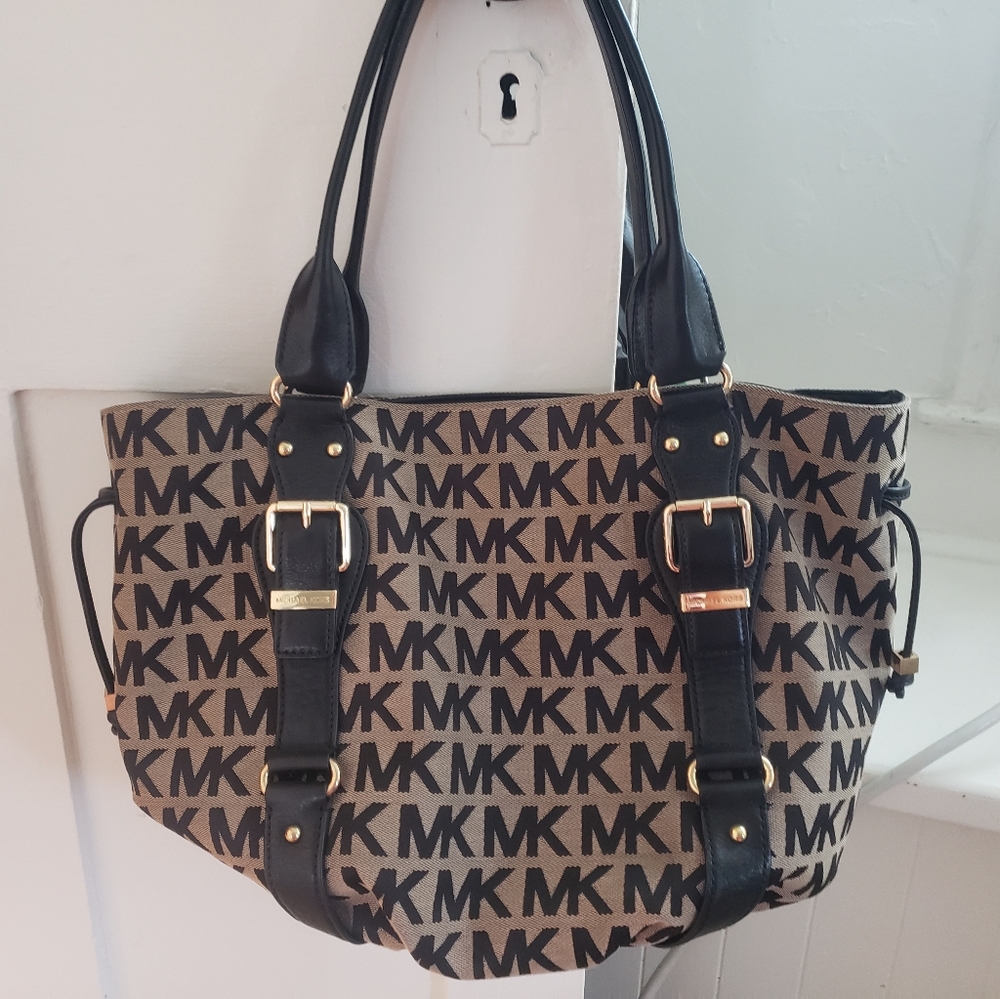 Michaela Kors purse